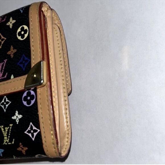 Authentic Louis Vuitton Murakami Black Multicolor Compact
Leather Wallet - Picture 3 of 14